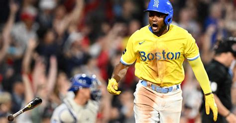 Reyes hits walkoff grand slam to lead Red Sox to 6-2 win over Royals